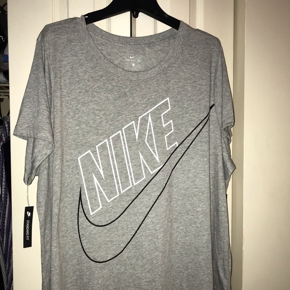 Nike Women’s Tee- Plus - Picture 2 of 4
